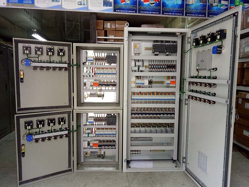 PLC輸入端24V，輸出端220V，該怎么接線